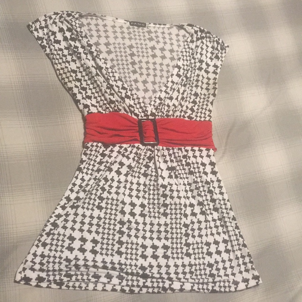 V-neck sleeveless top